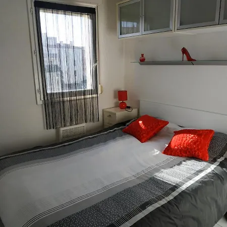 Apartment Bel Idealement Situe Avec Piscine Et Parking - Cap D'agde - Ref, Mabay403e Agde